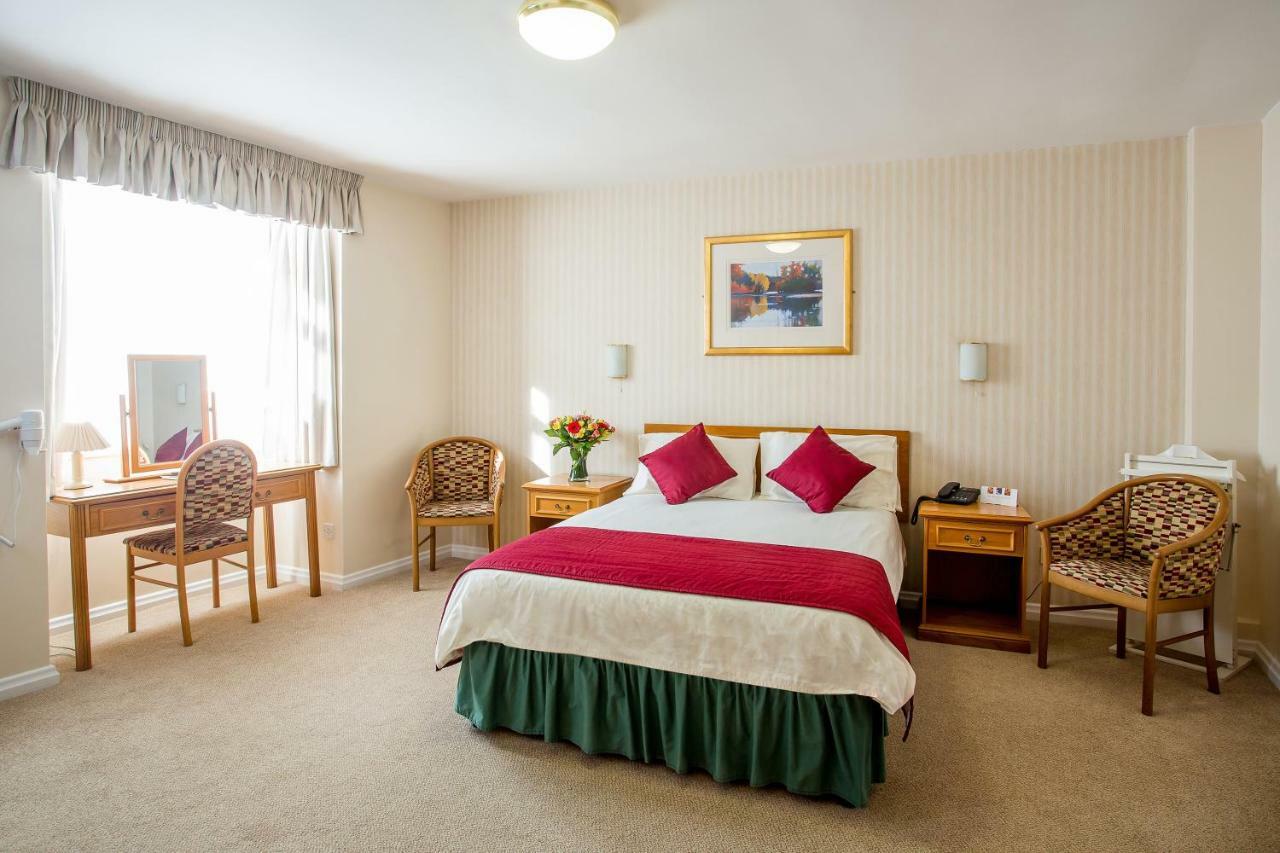 Mayfair Hotel Saint Helier ภายนอก รูปภาพ